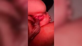 em gái cưỡi cặc người yêu xuất đầy bên trong