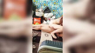 Clip Sex Anh giao hàng sộp pe food vào nhà trú mưa và cái kết