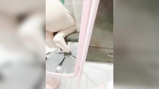 Thỏ Hà Phương trắng xinh như bú bê luôn mà