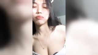 Gái xinh thủ dâm 70