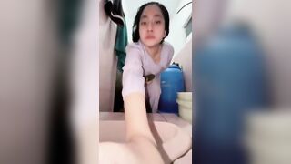 Vợ thằng bạn dâm xinh vú to lồn múp thủ dâm cho xem phần 1