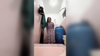 Vợ thằng bạn dâm xinh vú to lồn múp thủ dâm cho xem phần 1