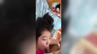 Nhỏ ngơ ngơ bú cak nghệ