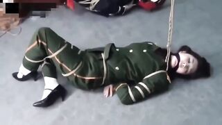 2 nữ điệp viên Bị phát hiện, Trói chân tay loli mình dây trói lồn