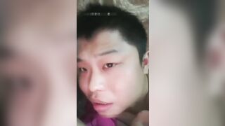 Mẹ nuôi cho con trai nuôi liếm lồn, bú vú loạn luân