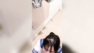 Địt em học sinh dâm đãng, nhét cả đuôi vào lỗ nhị