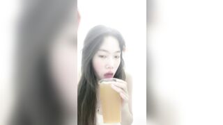Trần Thị Thùy Tiên 2k9 vú tròn dáng siêu đẹp