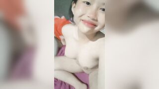 Bé Linh 2k10 show con bướm mới lớn cực non và múp