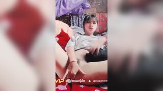 Vú to thủ dâm 81