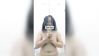 U55 Thèm Khát Thủ Dâm Bằng Dưa Chuột Siêu To