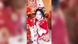 Chỗ người ta tạo chỗ chụp ảnh tết mà bả lại ở chuồng quay video 2