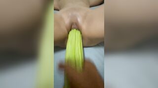 Cầm khổ qua nong lồn cho bé 2k10 quen dần