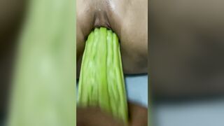 Cầm khổ qua nong lồn cho bé 2k10 quen dần