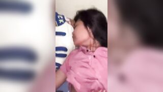 Cho người ta đụ đả rồi khóc là sao vậy má.