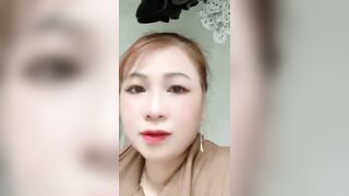 Bà chủ vô tình bị lộ Xơ lít bị NV lưu Clip lại