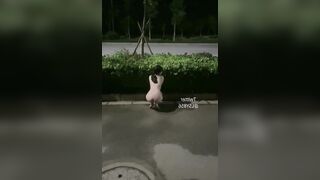 Nửa đêm, E gái xinh Loli mình dây Khoả thân, Khoe vú lồn đái bậy