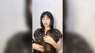 Gái xinh Đi Học, Ko thèm Mặc Nội y, VỀ cởi quần Lót Bóp Vú Móc lồn thủ dâm Sướng rên