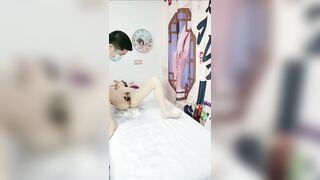 Masage cho em khác cùng bạn vú to lồn dâm phút nước ướt giường
