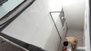 Quay lén các em teen đi tắm trong nhà tắm nước ngọt hồ bơi hàng cực ngon p1