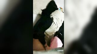 Thấy em dâu bím múp non tơ nhậu say về mà còn ngủ k mặc quần nên lén lút vào móc xíu