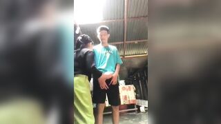 Cháu trai 17 tuổi xin dì họ đụ, dì thấy thương cũng cho nó đụ.