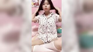 E học sinh bên Trung quốc quay vd bán kiếm tiền thu nhập 4