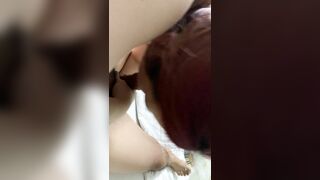 chốn vợ đi cùng cô đồng nghiệp