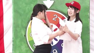 Game Show Nhật Bản, Các nữ sinh Khoe hàng djt nhau Với Người Lạ Trên sân khấu tê lồn