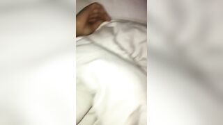 Nửa đêm lẻn vào phòng chơi nhỏ em họ
