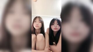 Mấy em teen mới lớn, lồn chưa mọc lông đã chơi thác loạn