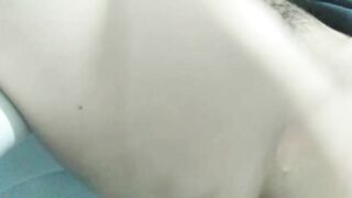 E học sinh mới móc mấy cái đã đái đầy ra đấy rồi
