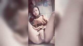 Genz non tơ tập tành show dú thủ dâm với dưa leo - 3 (Teen,loli)