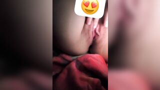 Giữa đêm gạ con bạn thân lồn ngon móc lồn cho xem dâm đãng kích thích