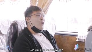Chuyến xe khách đáng nhớ, Vị khách May mắn Được Gái Xinh Loli bú cu lút cán djt nhau