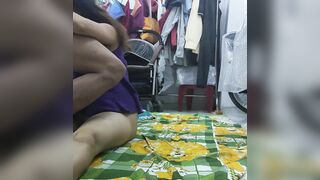 Vụng trộm bố vợ bóp vú mẹ vợ trong phòng