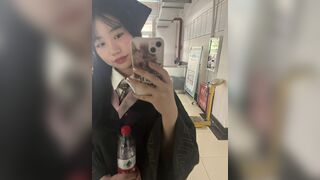xuất tinh vào cái lồn không lông của em sinh viên năm nhất