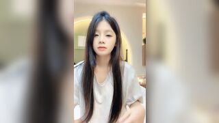 gái xinh da trắng cặp vú tròn xoe