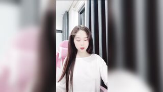 Có ai biết bé này tên j không