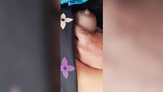 Bóp vú mẹ vợ