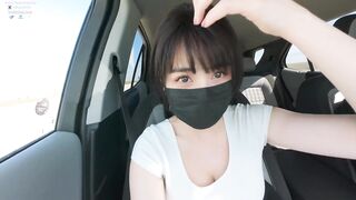 EM GÁI KHOE NGỰC TRONG PHÒNG THAY ĐỒ