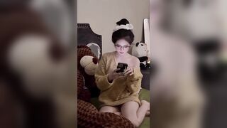 Nghe kỹ lời bài hát nhé đồng dâm