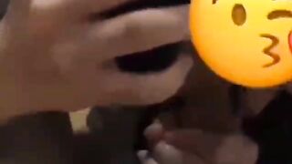 em gái giấu mẹ đi bucu trai