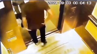 Bắn lén đằng sau lưng