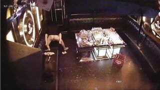 Hack camera khách chịch nhân viên karaoke