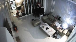 Hack camera phòng khách
