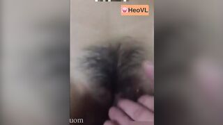 Đang xem phim thì bị thằng anh đè ra địt