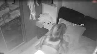 Loạn luân Check CAM Thấy Con gái dâm đãng nứng lồn Mò Vào Phòng Ông chồng Gạ Địt