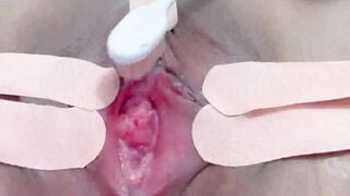 Dán băng banh lồn dùng bàn trải thêm tí kem đánh lồn sướng quá
