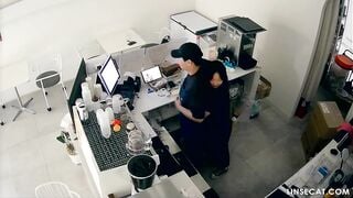 bé sinh viên đi làm thêm ở quán cafe bị ông chủ gạ địt luôn ở nhà kho
