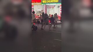 Mấy em gái mới lớn đánh nhau chỉ vì tranh dành con cặc, xé đồ rách lộ hàng.